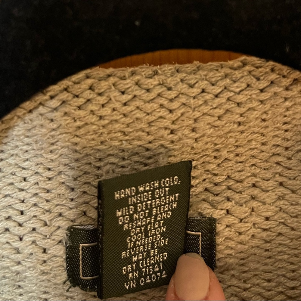 L.L.Bean Vintage Sleeveless Knit Top in Beige - Picture 4 of 8